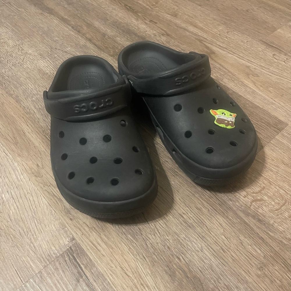 Black crocs